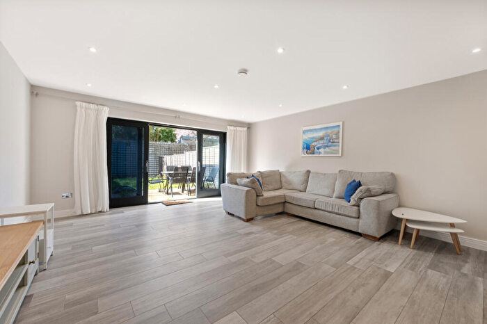 4 Bedroom Terraced House To Rent In Albert Road, Kingston Upon Thames, KT1