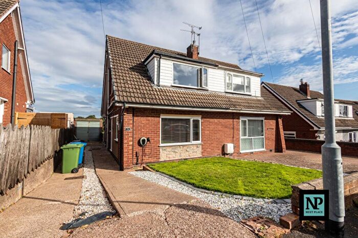 3 Bedroom Semi-Detached House For Sale In Orchard Close, Dosthill, B77