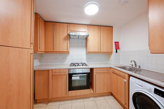 2 Bedroom Apartment To Rent In Fairlead House, Cassilis Road, London, E14