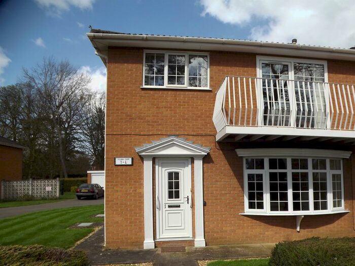 2 Bedroom Flat To Rent In Sylvan Court, Woodhall Spa, LN10