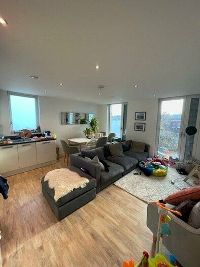 2 Bedroom Apartment To Rent In Junction Road, Archway, London, N19