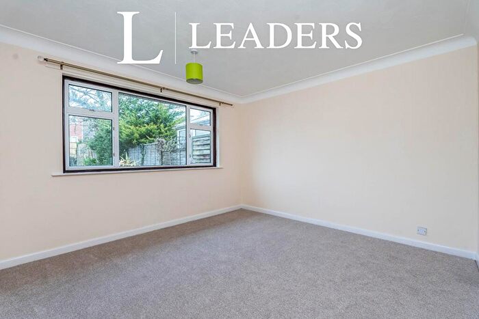 2 Bedroom Detached House To Rent In Thornhill, SO19