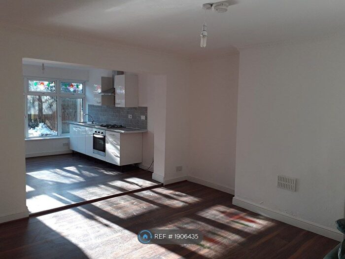 2 Bedroom Flat To Rent In Lea Hall Road, Birmingham, B33