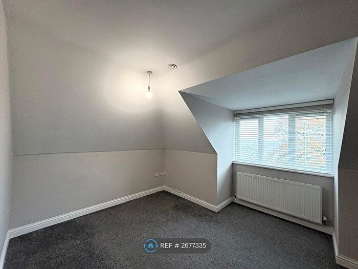 2 Bedroom Flat To Rent In Maxwell Court, Bournemouth, BH11