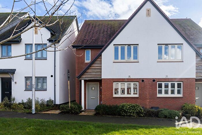 3 Bedroom Semi-Detached House For Sale In Buckingham Close, Exmouth, EX8