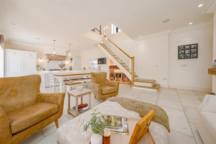 2 Bedroom Detached House To Rent In Golf Open - Grosvenor Road, Birkdale Luxury Two-Bedroom Residence | Exclusive Setting | Prime Location, PR8