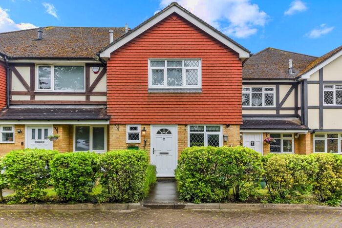 2 Bedroom House To Rent In Cherry Hill Harrow, HA3