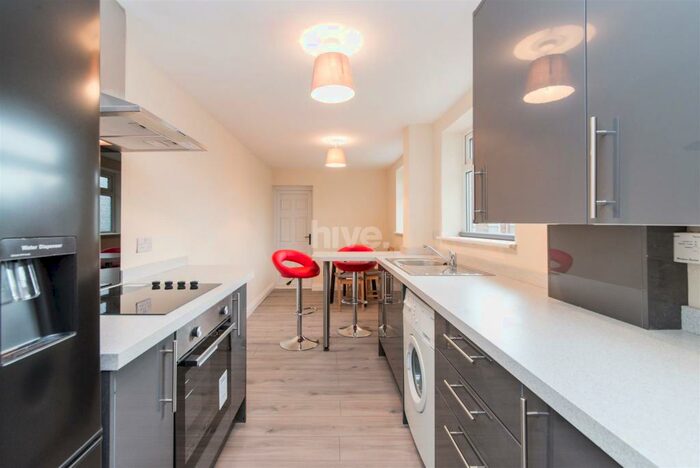 3 Bedroom Flat To Rent In Mowbray Street, Heaton, Newcastle Upon Tyne, NE6