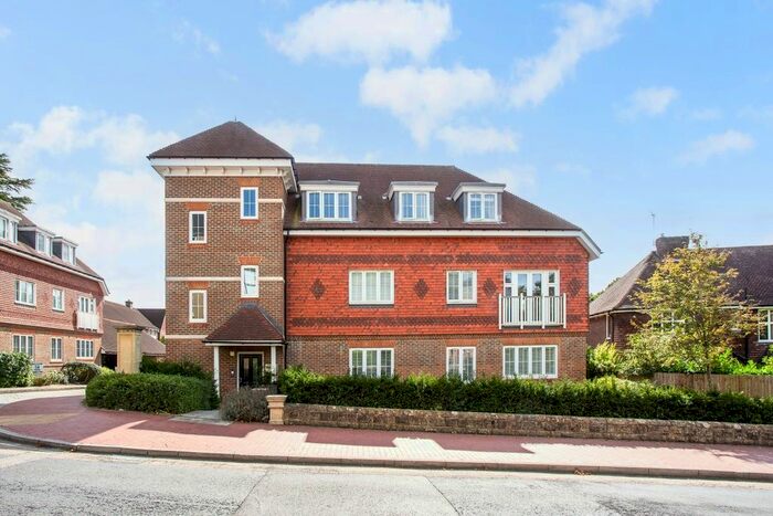 2 Bedroom Flat To Rent In Culverden Park, Tunbridge Wells, TN4