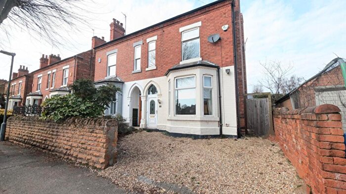 4 Bedroom Semi-Detached House To Rent In Chaworth Road, West Bridgford, NG2
