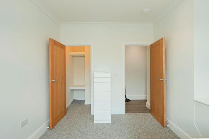 3 Bedroom Flat To Rent In Henleaze Road, Bristol, BS9