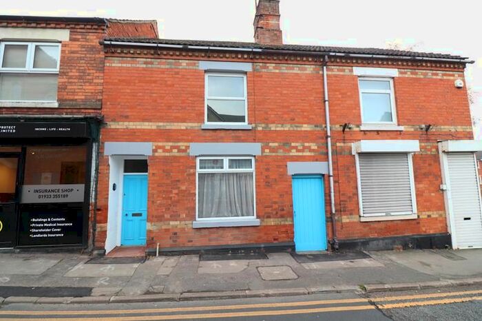 3 Bedroom Terraced House To Rent In Church Street, Rushden, NN10