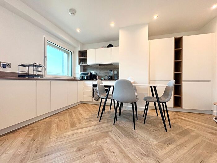 1 Bedroom Flat To Rent In John Street, Bristol, BS1