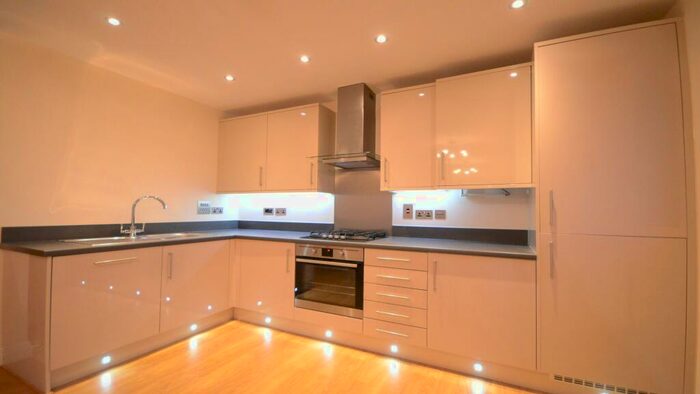 2 Bedroom Apartment To Rent In Moorland Place, SL6