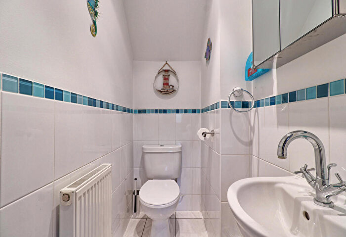 3 Bedroom Semi-Detached House For Sale In Temple Way, Rayleigh, Essex, SS6