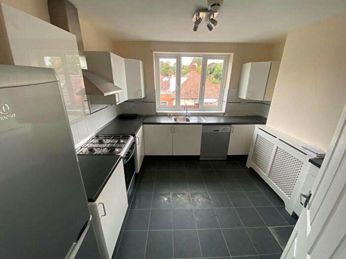 3 Bedroom Apartment To Rent In Weedon Road, Northampton, NN5