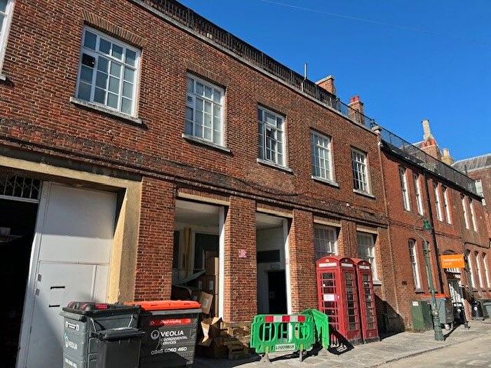 2 Bedroom Flat To Rent In Stour Street, Canterbury, CT1