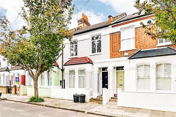 2 Bedroom Flat For Sale In Petley Road, Hammersmith, W6