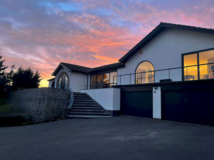5 Bedroom Detached House For Sale In Spring Hollow, Hazelwood, Belper Derbyshire, DE56