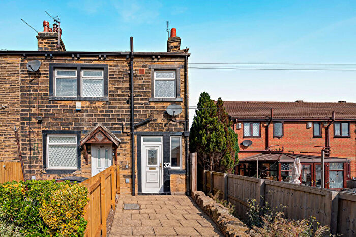 1 Bedroom End Of Terrace House For Sale In Lumby Lane, Pudsey, LS28