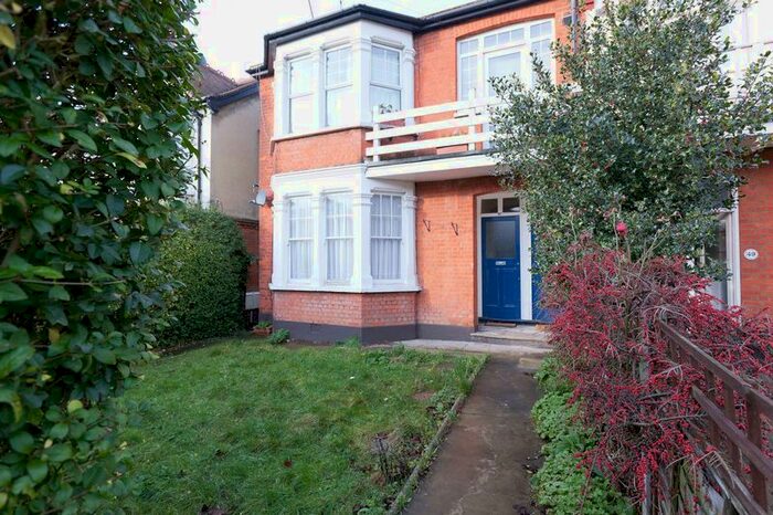 1 Bedroom Flat To Rent In Whitefriars Crescent, Westcliff-On-Sea SS0