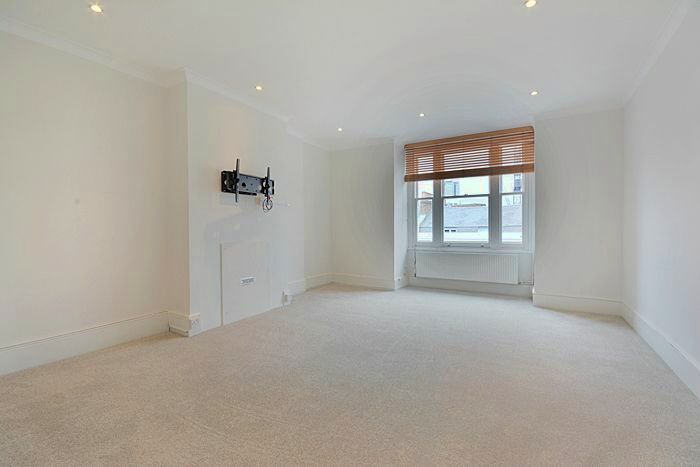 2 Bedroom Flat To Rent In Harley Street, Marylebone Village, London, W1G