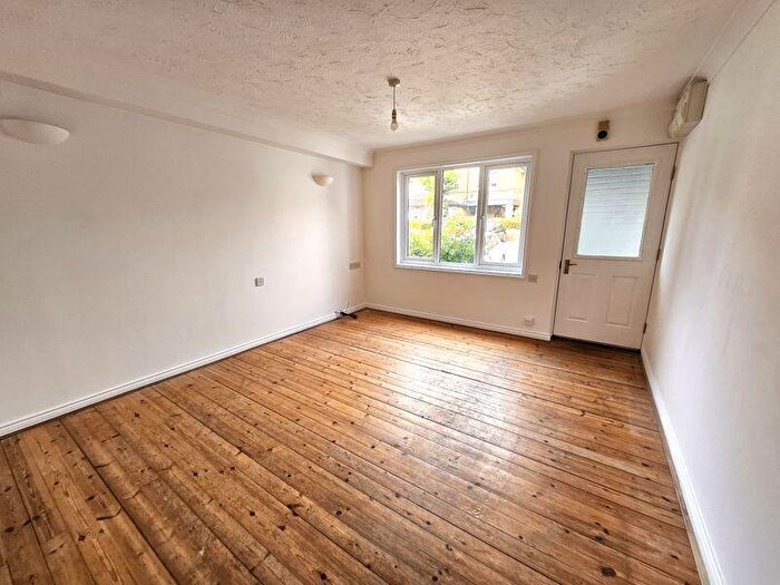 1 Bedroom Apartment To Rent In Botany Close, EN4