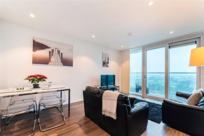 1 Bedroom Flat For Sale In Spectrum Way, London, SW18