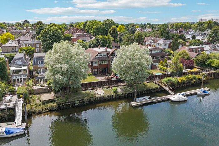 5 Bedroom Semi-Detached House To Rent In Ducks Walk, Twickenham, TW1
