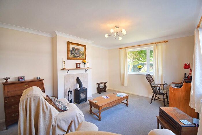 2 Bedroom Detached Bungalow For Sale In Casswell Crescent, Fulstow, LN11