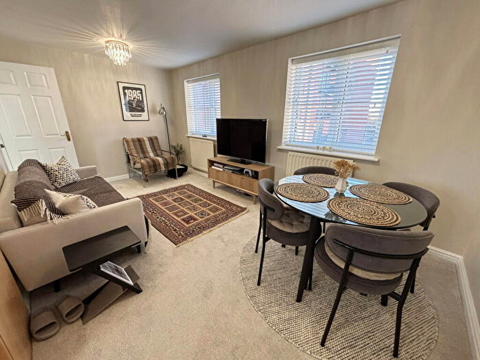 2 Bedroom Flat For Sale In Rumbush Lane, Dickens Heath, B90