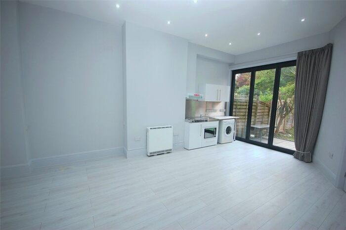1 Bedroom Studio To Rent In Gainsborough Road, London, N12