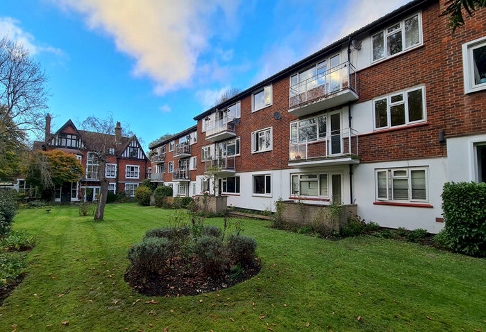 2 Bedroom Apartment To Rent In Southend Lane, Beckenham, Kent, BR3