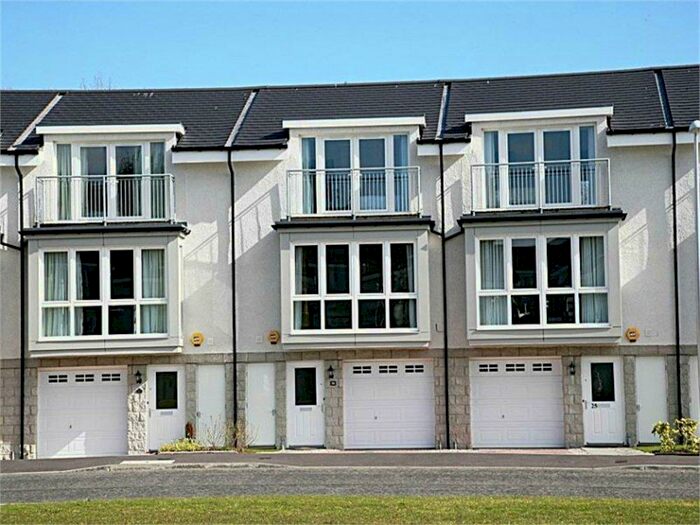 4 Bedroom Town House For Sale In Woodlands Terrace, Cults, Aberdeen, AB15