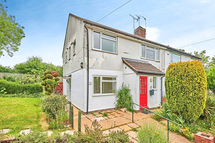 2 Bedroom Maisonette For Sale In Harvey Way, Saffron Walden, CB10