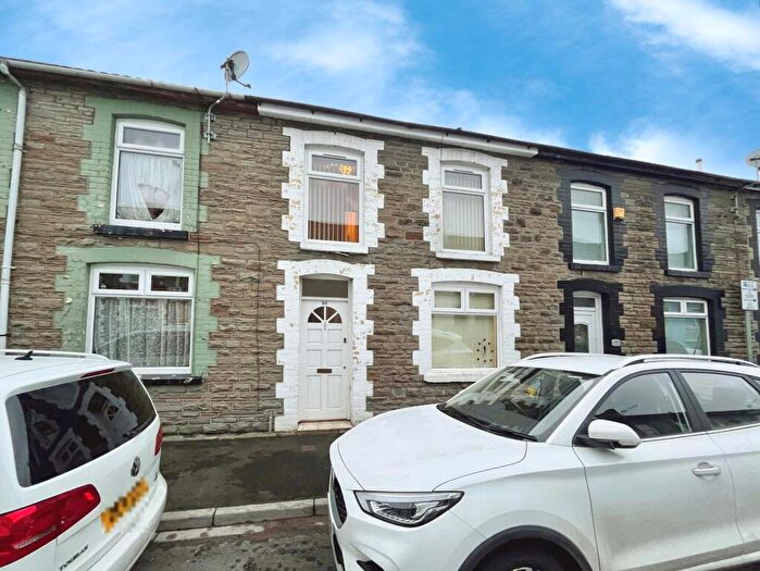 3 Bedroom House To Rent In Middle Street, CF37