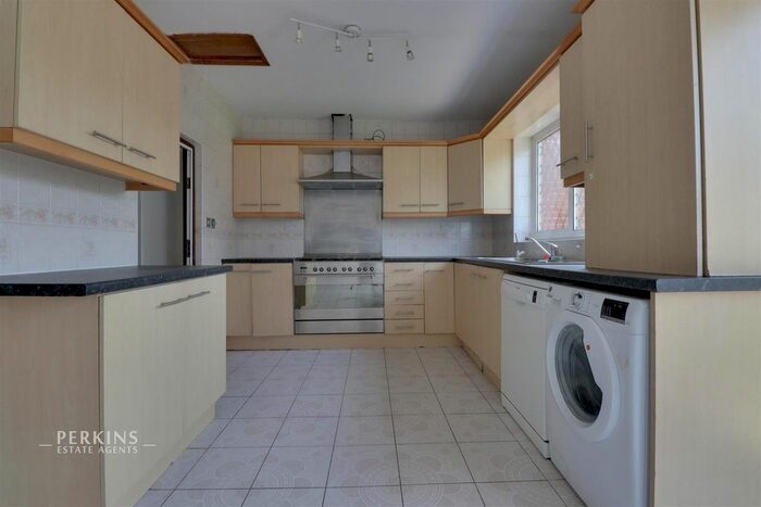 3 Bedroom Terraced House To Rent In Southall, UB1