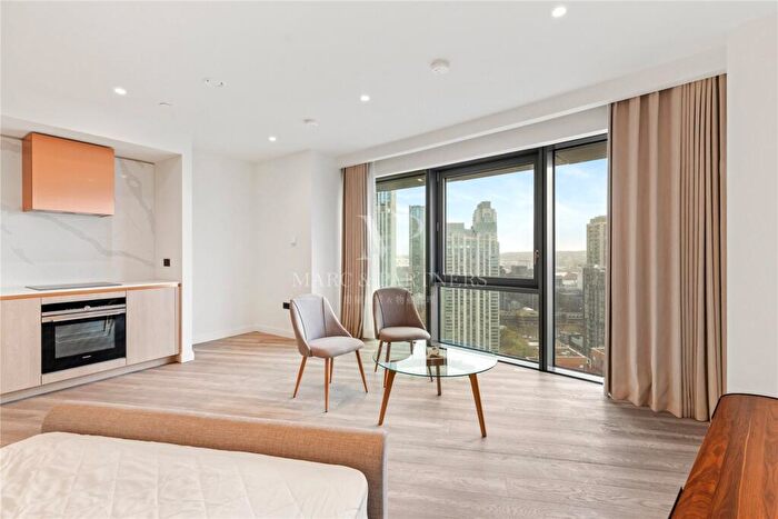 Apartment To Rent In Aspen, Marsh Wall, London, E14