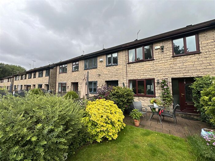 3 Bedroom Mews For Sale In Buckton Vale Mews, Carrbrook, Stalybridge, SK15