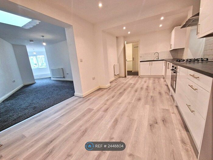 2 Bedroom Flat To Rent In Pottery Road, Oldbury, B68