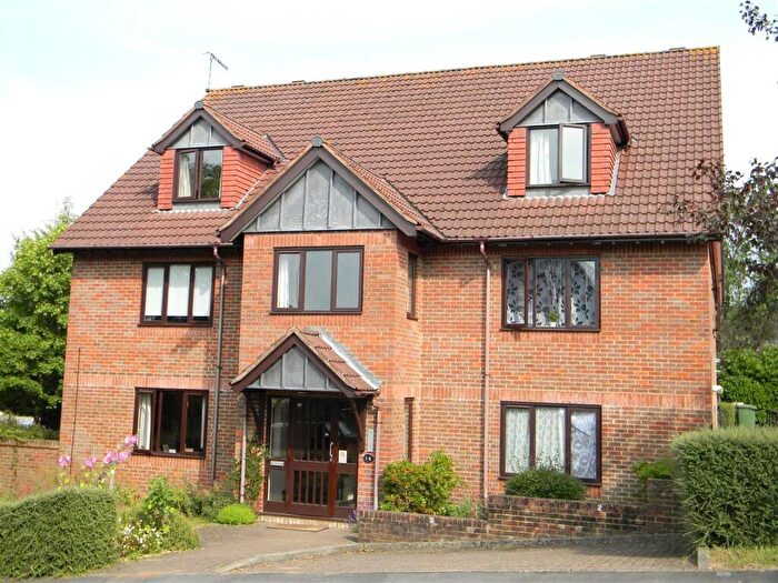 2 Bedroom Apartment To Rent In Park View Court, Berkhamsted., HP4