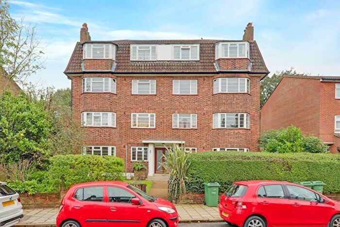 2 Bedroom Apartment To Rent In Victoria Crescent, London, SE19