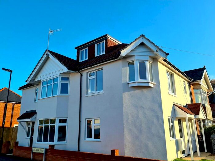 2 Bedroom Ground Maisonette To Rent In Wilton Gardens, Southampton, SO15