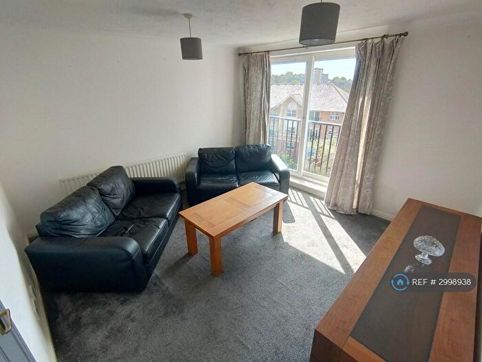 2 Bedroom Flat To Rent In Scarbrook Road, Croydon, CR0