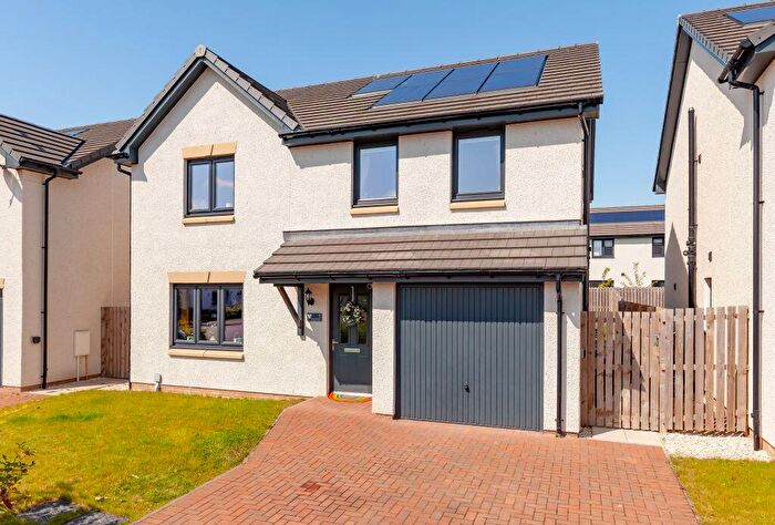 4 Bedroom Detached House For Sale In Briggers Walk, South Queensferry, Edinburgh, EH30