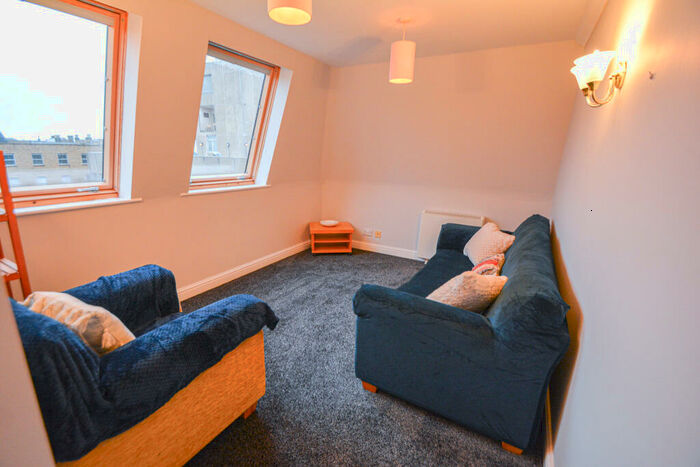 2 Bedroom Flat To Rent In Priestgate, Peterborough, PE1