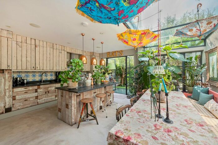 4 Bedroom Terraced House To Rent In Dalgarno Gardens, London, W10