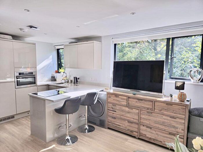 1 Bedroom Flat For Sale In Beautiful Apartment - No Chain, HP10