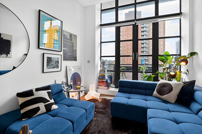 2 Bedroom Flat To Rent In Chatham Place, London, E9