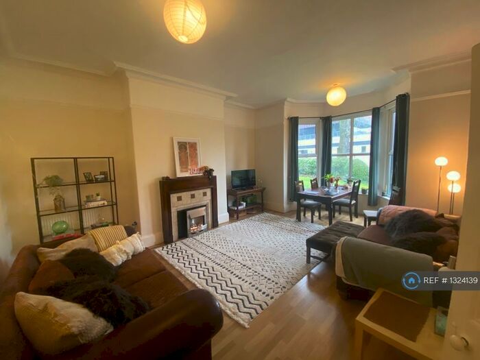 2 Bedroom Flat To Rent In Moorland Hall, Leeds, LS3
